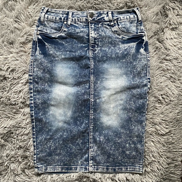 Stretchy Denim Skirt